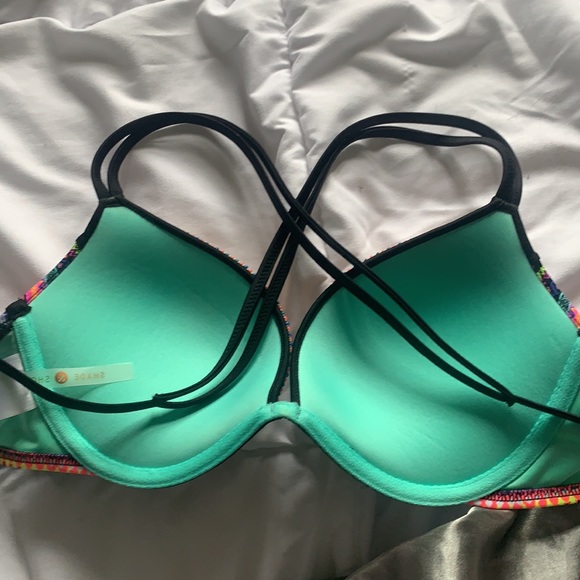 patterned bikini top 36B - Picture 2 of 3